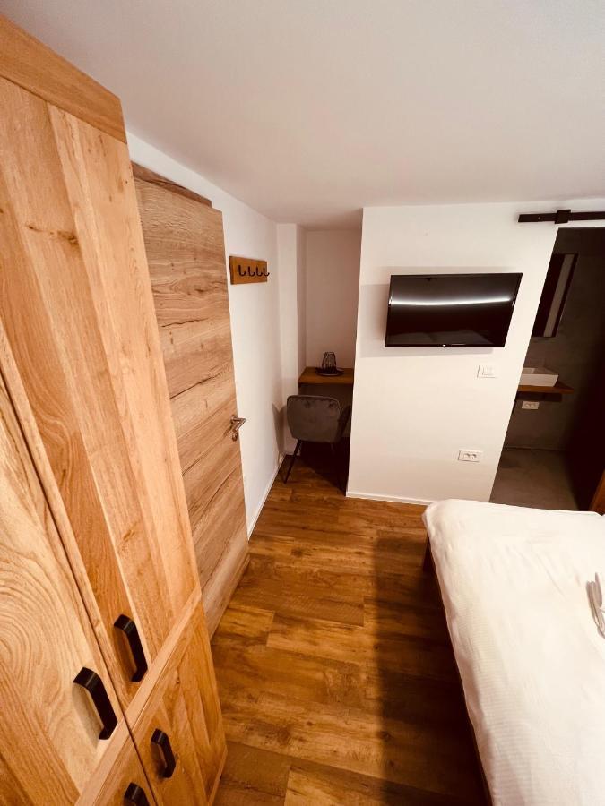 Pjagodic Hotel Cerklje - 5Min To Airport Церклье-на-Гореньскем Экстерьер фото