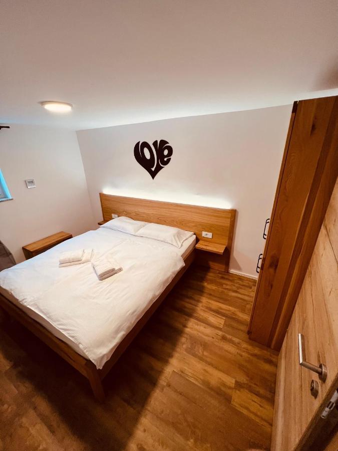 Pjagodic Hotel Cerklje - 5Min To Airport Церклье-на-Гореньскем Экстерьер фото
