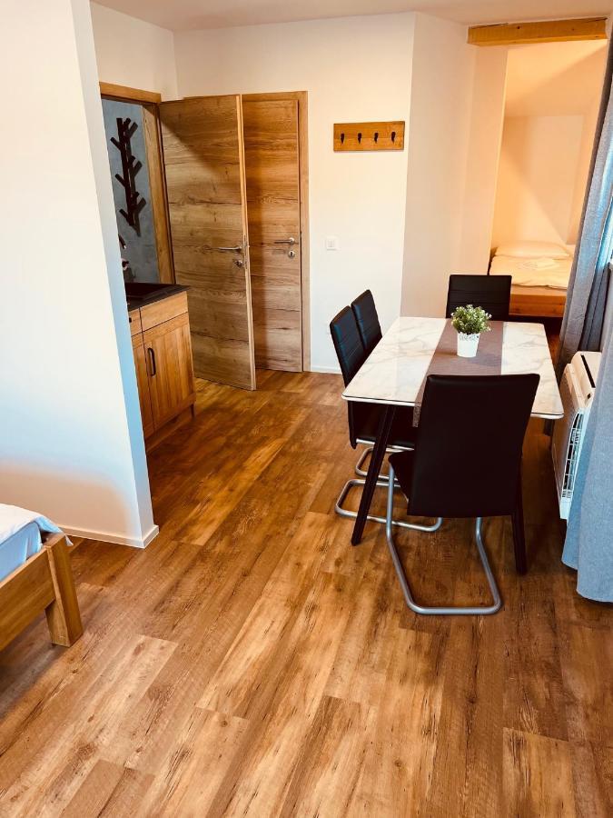 Pjagodic Hotel Cerklje - 5Min To Airport Церклье-на-Гореньскем Экстерьер фото