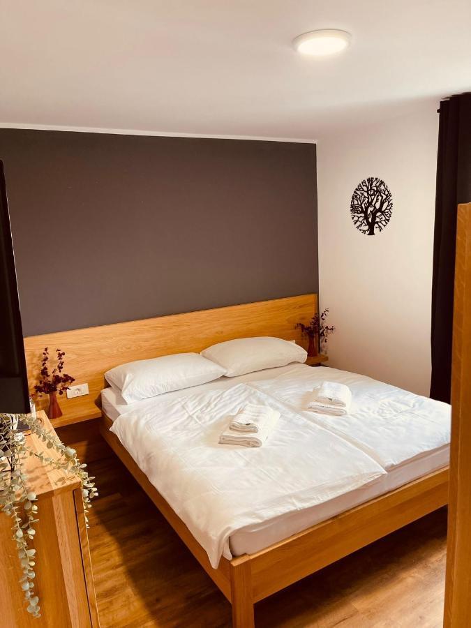 Pjagodic Hotel Cerklje - 5Min To Airport Церклье-на-Гореньскем Экстерьер фото