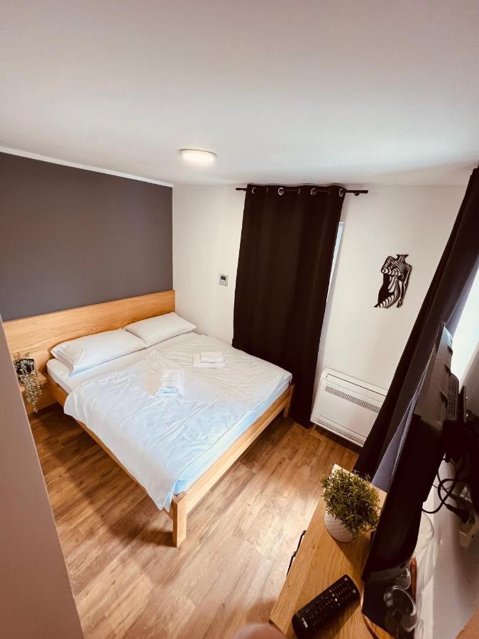 Pjagodic Hotel Cerklje - 5Min To Airport Церклье-на-Гореньскем Экстерьер фото