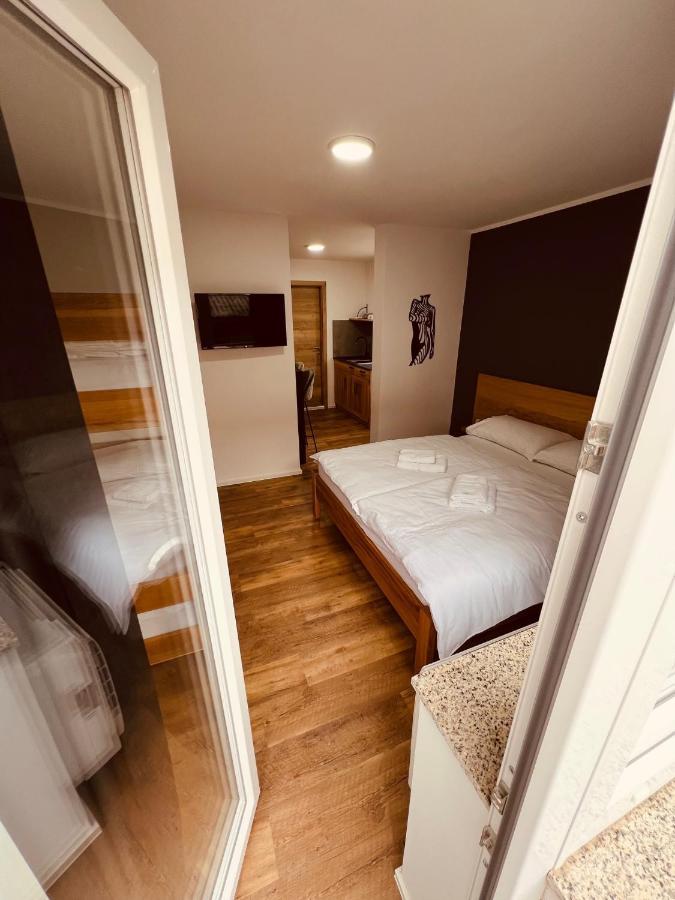 Pjagodic Hotel Cerklje - 5Min To Airport Церклье-на-Гореньскем Экстерьер фото